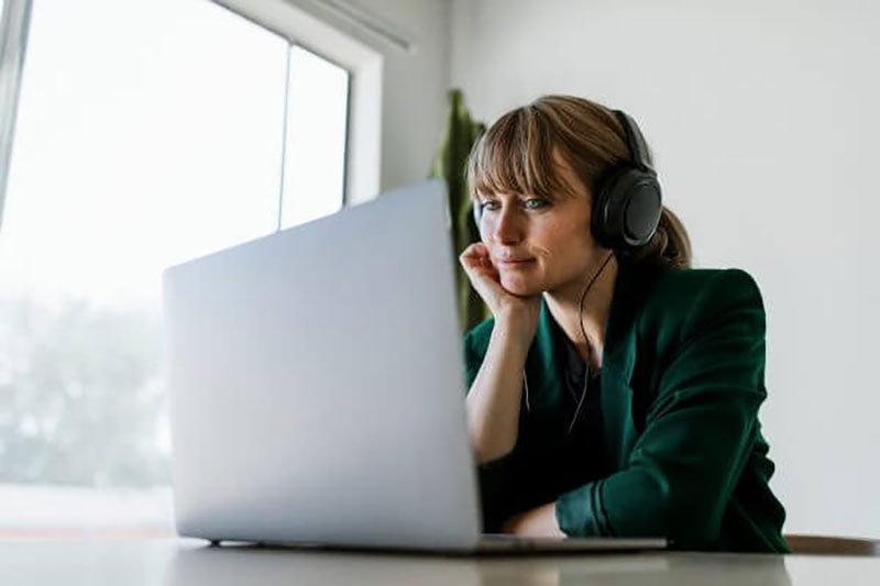Cain & Co. - Specialist Bookkeeping - Outsource Or Online Training?